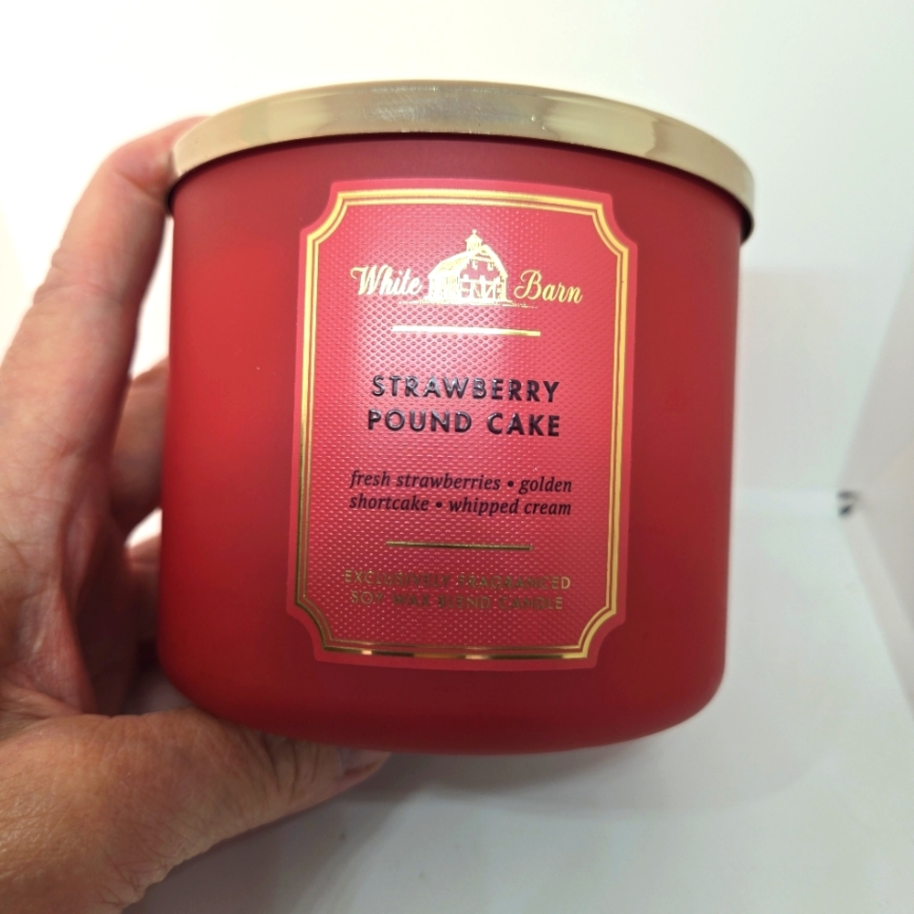 Bath & Body Works Strawberry Pound Cake  3-Wick Candle